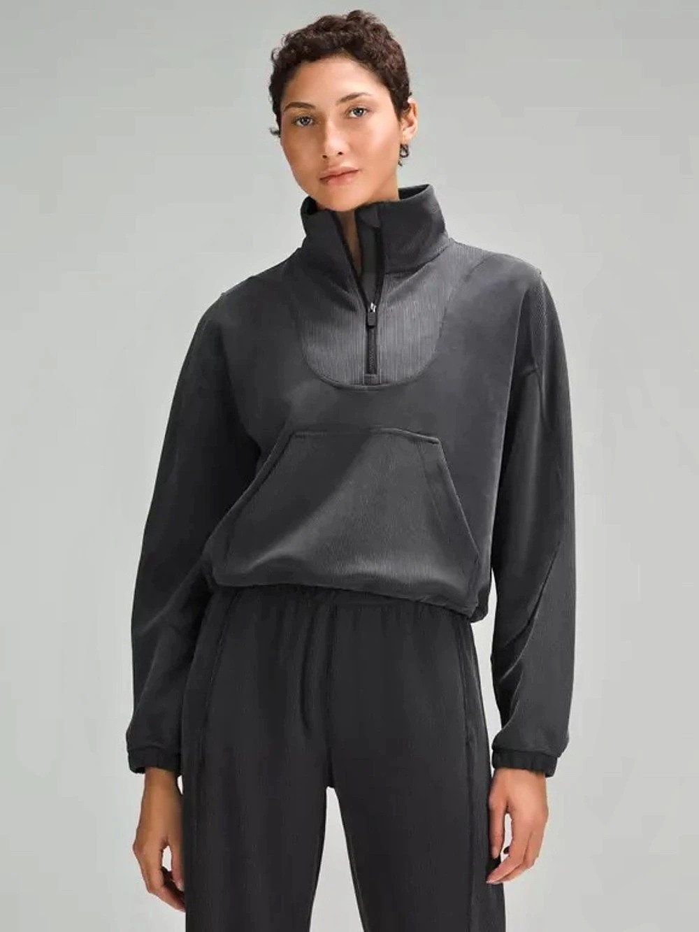 Lululemon Brushed Softstreme Ribbed Half Zip
Black size 4